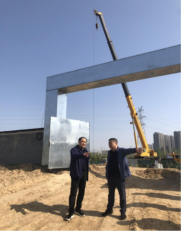 鄭州市建設(shè)投資集團(tuán)有限公司黨委委員、副總經(jīng)理張巖到侯寨新鎮(zhèn)區(qū)安置區(qū)調(diào)研項(xiàng)目建設(shè)工作